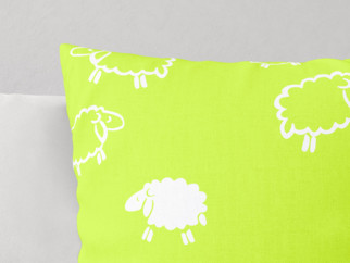 Detská bavlnená obliečka na vankúš - vzor biele ovečky na svetle zelenom