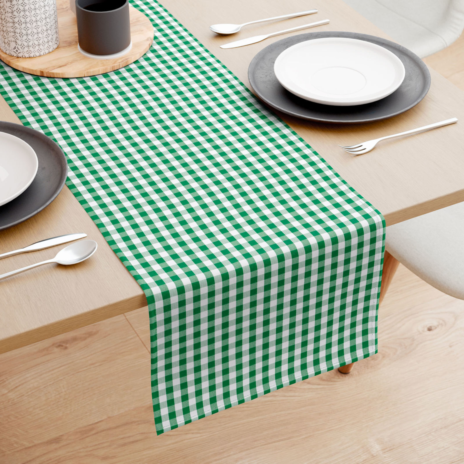 Behúň na stôl 100% bavlnené plátno - zelené a biele kocky