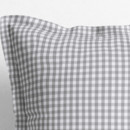 Dekoračná obliečka na vankúš s ozdobným lemom Menorca - malé sivé a biele kocky
