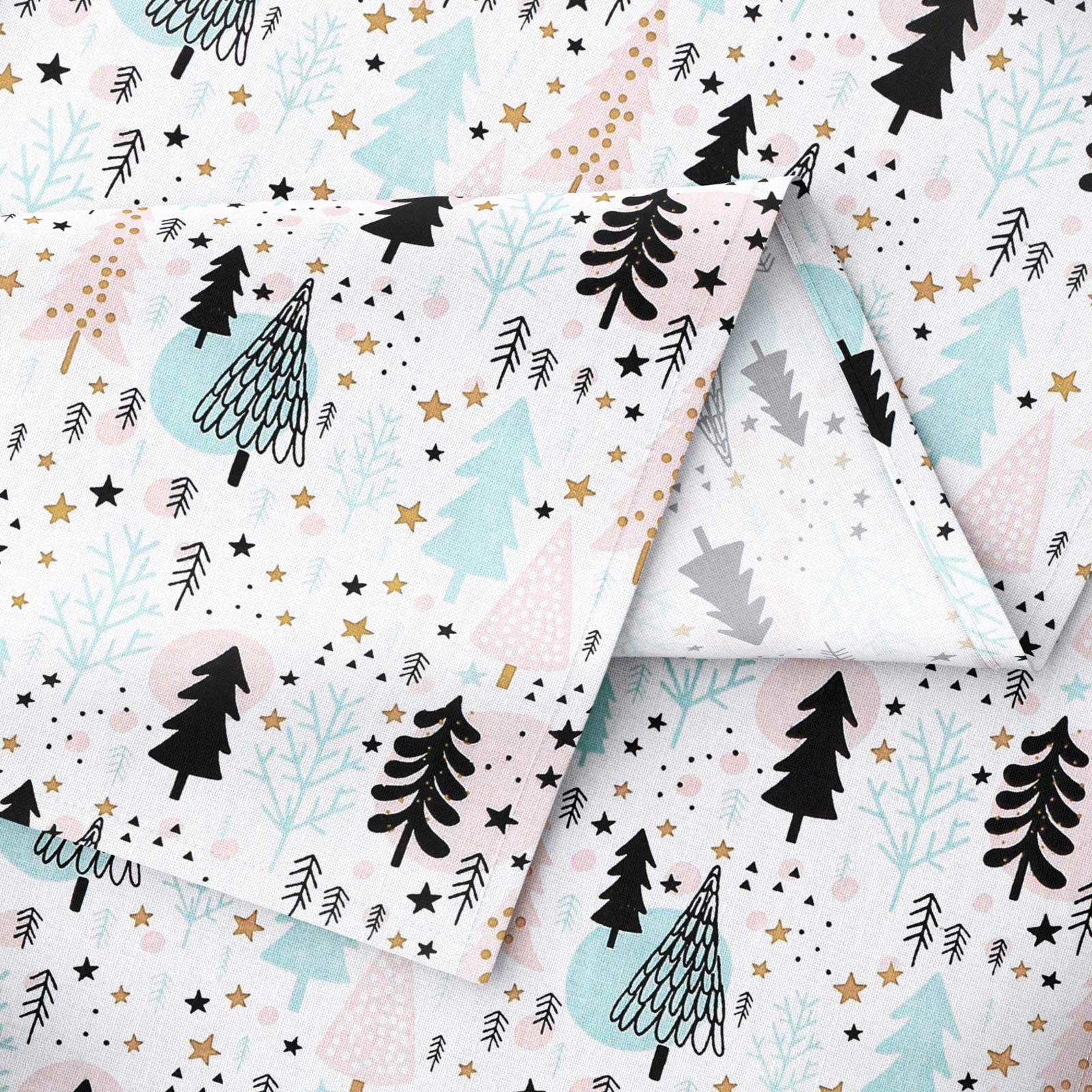 Vianočný hranatý obrus 100% bavlnené plátno - farebné stromčeky s hviezdičkami