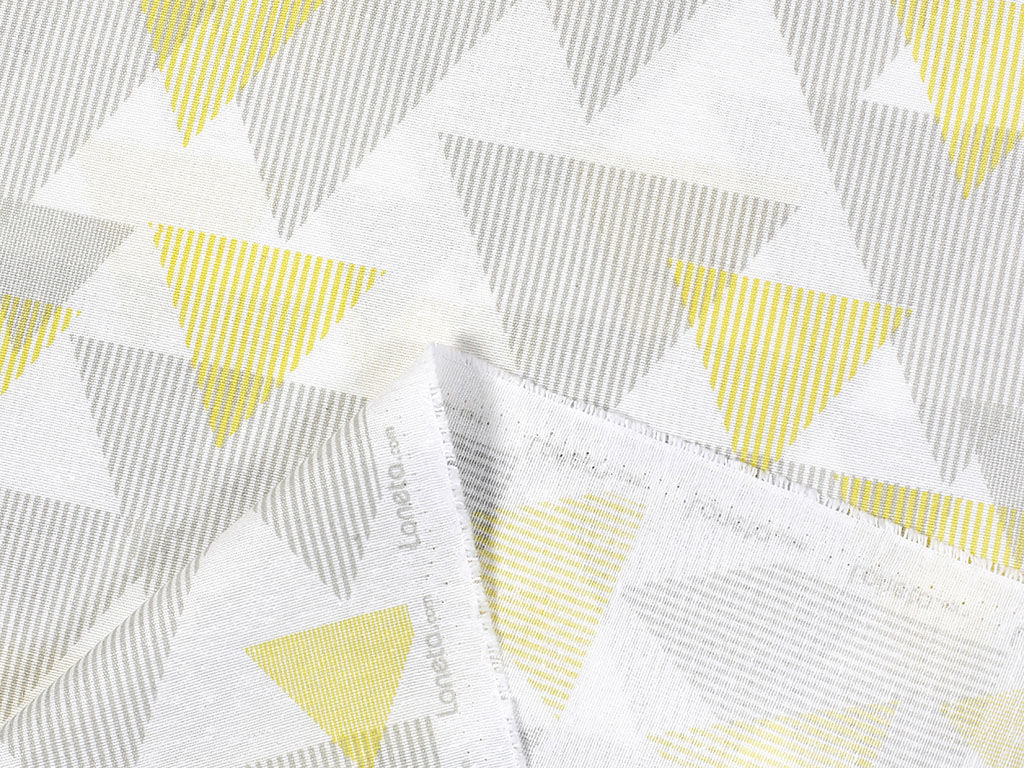 Dekoračná látka Loneta - sivé a žlté prúžkované trojuholníky