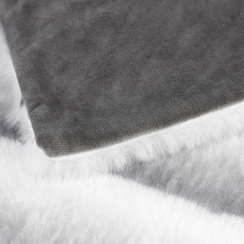 Luxusná deka z mikrovlákna - sivé pruhy