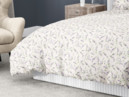 Krepové posteľné obliečky - vzor 504 levandule na krémovom