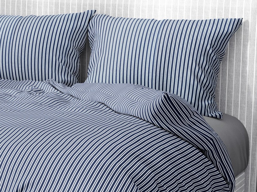 Bavlnené posteľné obliečky - tmavo modré prúžky na bielom