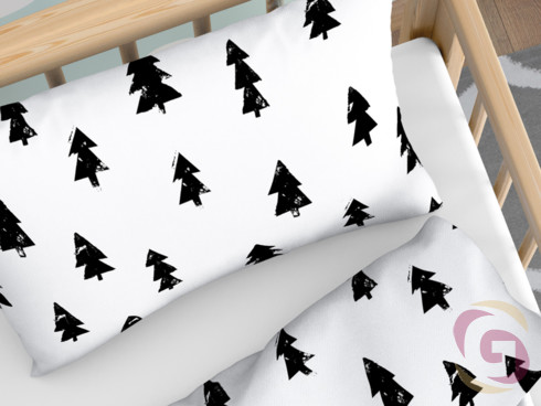 Vianočné detské bavlnené obliečky do postieľky - čierne stromčeky na bielom