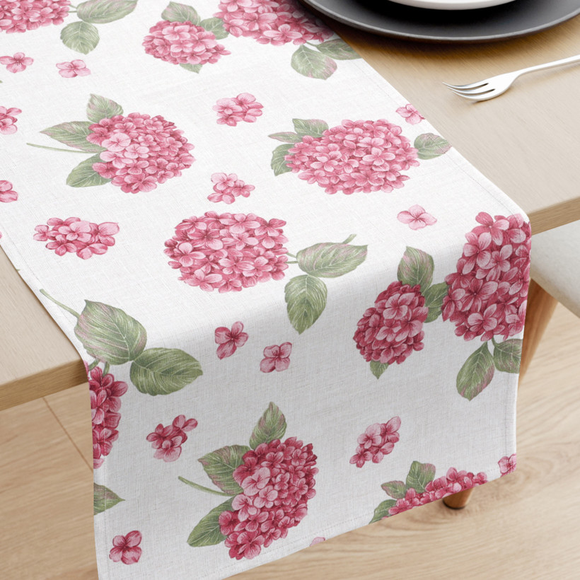 Behúň na stôl Loneta - ružové kvety hortenzie