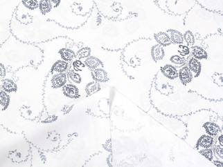 Bavlnený záves - vzor tmavo modré kvetované ornamenty na bielom