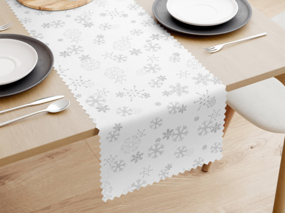 Vianočný teflónový behúň na stôl - vzor strieborné vločky na bielom