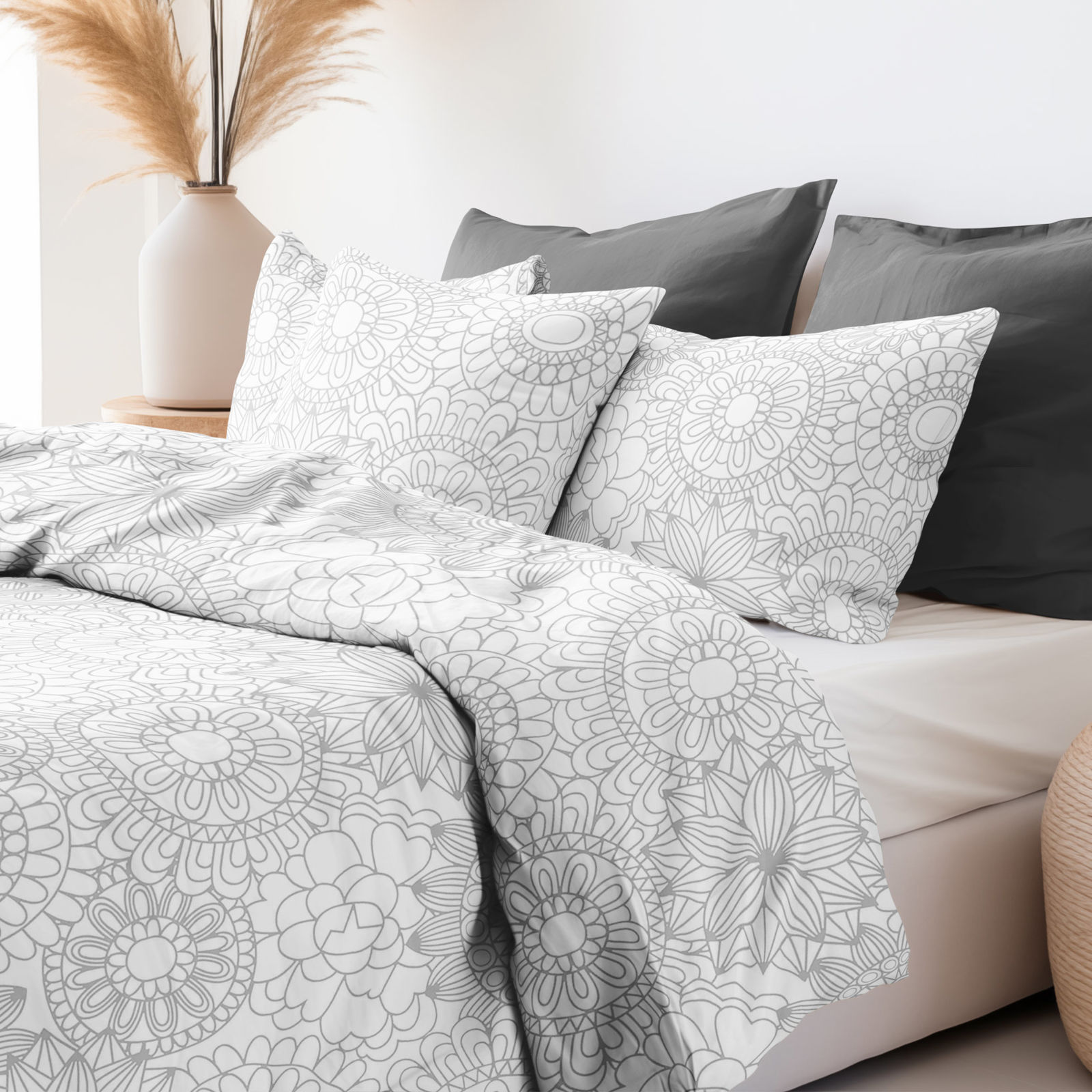 Bavlnené posteľné obliečky - veľké sivé mandaly na bielom