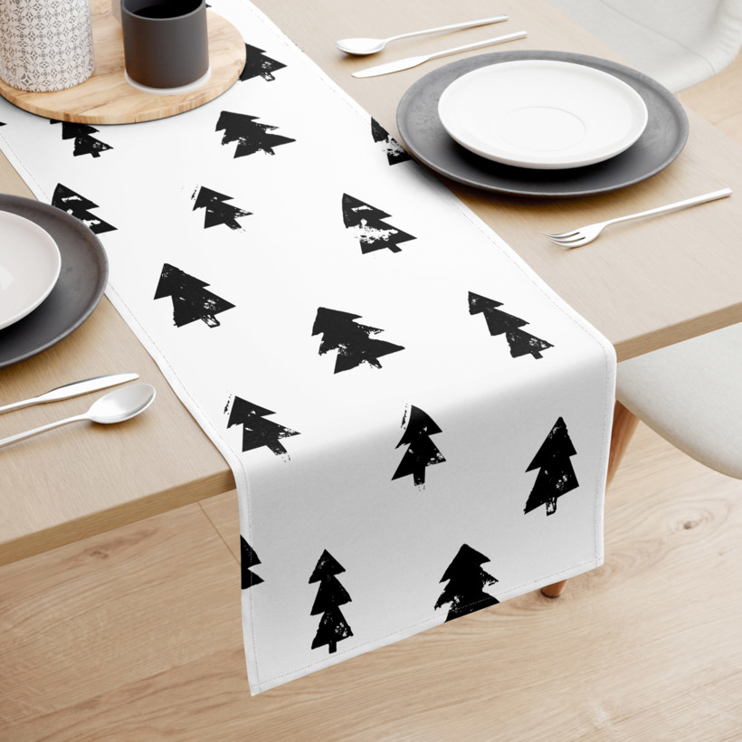 Vianočný behúň na stôl 100% bavlnené plátno - čierne stromčeky na bielom