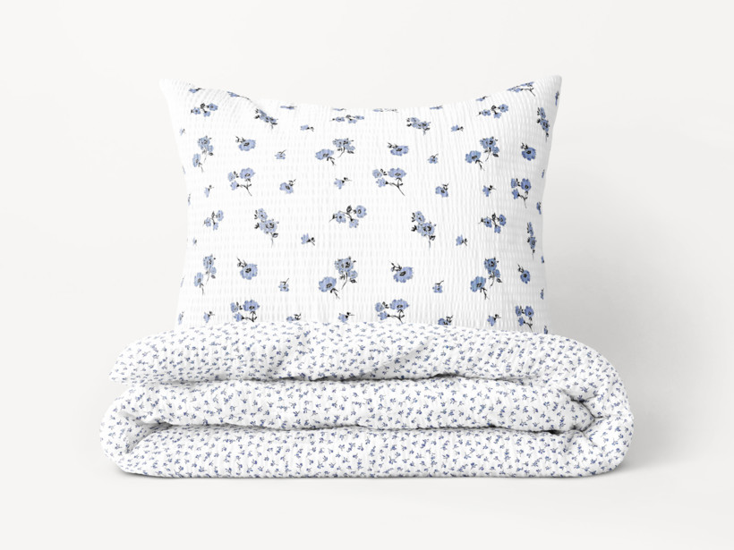 Krepové posteľné obliečky - sivomodré kvety a kvítí na bielom