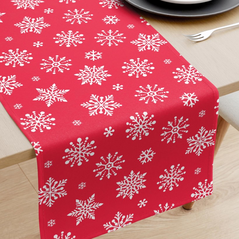 Vianočný behúň na stôl 100% bavlnené plátno - vločky na žiarivo červenom
