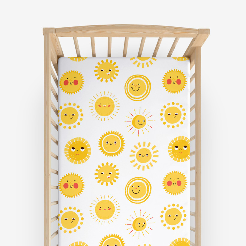 Bavlnená napínacia plachta do detské postieľky - usmievavá slniečka