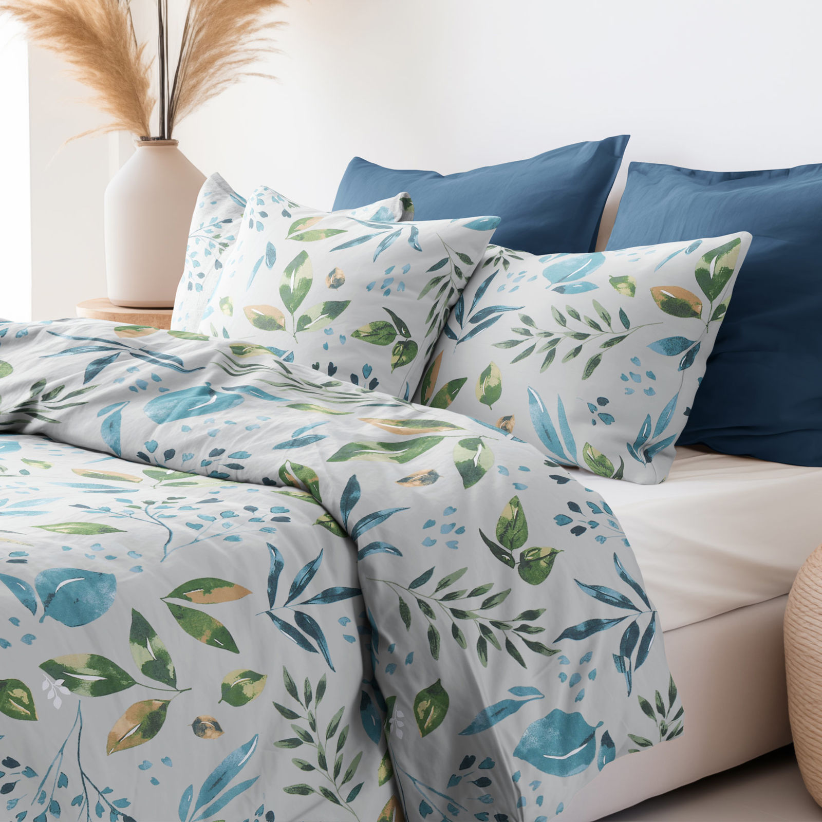 Bavlnené posteľné obliečky - eukalyptus na sivozelenom
