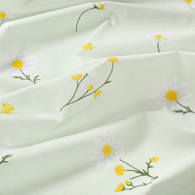 Bavlnené posteľné obliečky - harmanček na svetlo zelenom