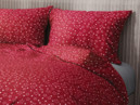 Vianočné bavlnené posteľné obliečky - vzor X-15 biele hviezdičky na červenom