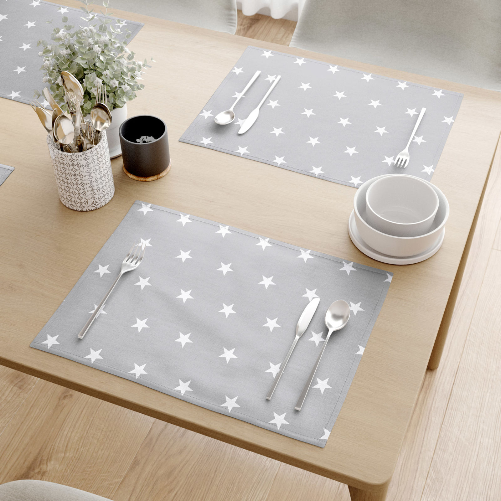 Vianočné prestieranie na stôl 100% bavlnené plátno - biele hviezdičky na svetlo sivom - sada 2ks