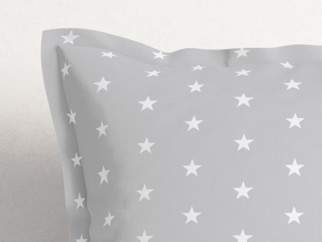 Bavlnená obliečka na vankúš s ozdobným lemom - biele hviezdičky na svetlo sivom