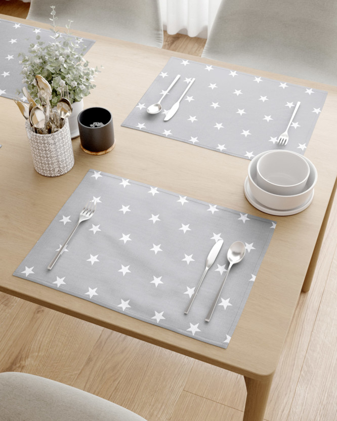 Vianočné prestieranie na stôl 100% bavlnené plátno - biele hviezdičky na svetlo sivom - sada 2ks