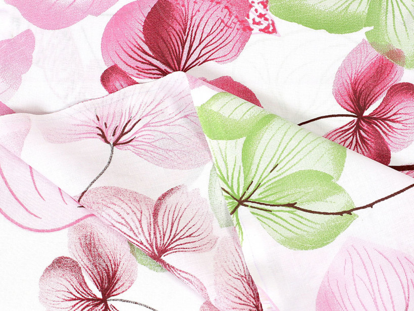Bavlnené plátno - ružovo-zelené kvety s listami