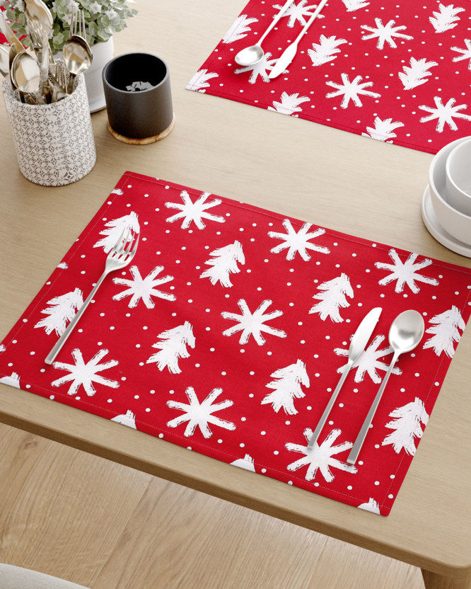 Vianočné prestieranie na stôl 100% bavlnené plátno - vločky a stromčeky na červenom - sada 2ks
