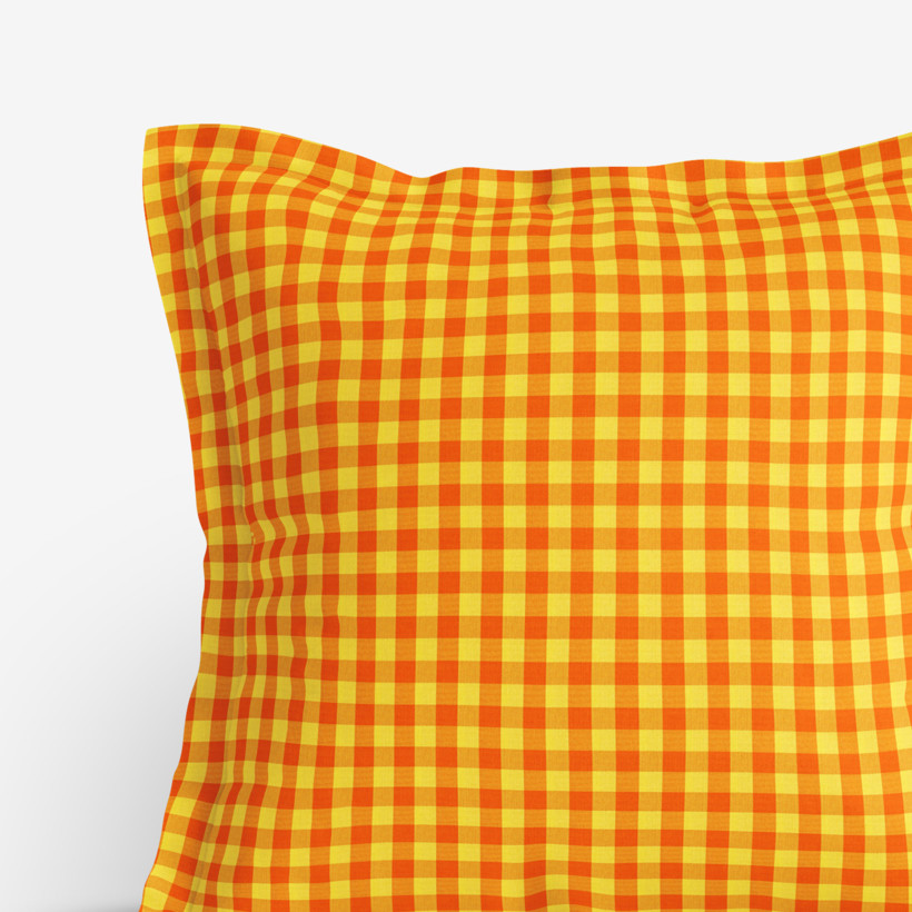 Bavlnená obliečka na vankúš s ozdobným lemom - malé oranžovo-žlté kocky